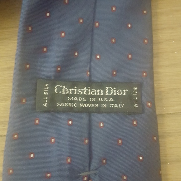 Vintage All Silk Christian Dior Tie - Sleek! - Picture 4 of 4